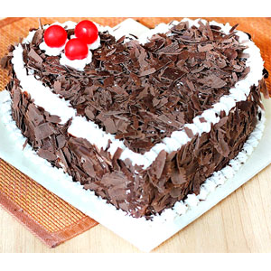 (98)Yummy Yummy- 3.3 Pounds black forest Heart Cake 
