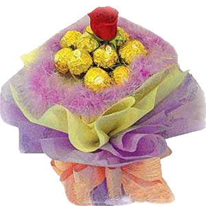 (17) Ferrero Rocher and rose bouquet 