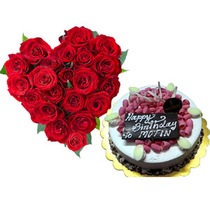 (06) Red velvet Cake W/ Heart Shaped Roses 