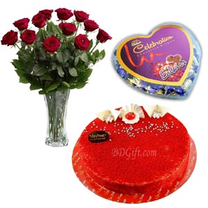 Red Roses W/ Cake & Chocolate