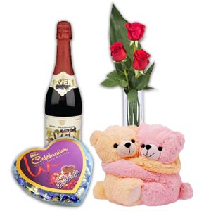 (81) Red Roses W/ Twin bear, Chocolate & Sparkling Juice