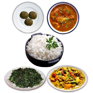 (26) Steamed Rice W/fish mash, shak, vegetable & chicken curry for 3 person