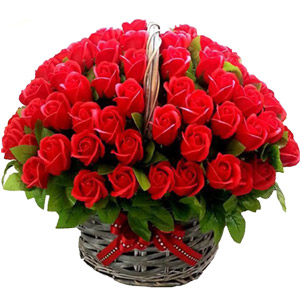 (34) 100 pieces red roses in basket