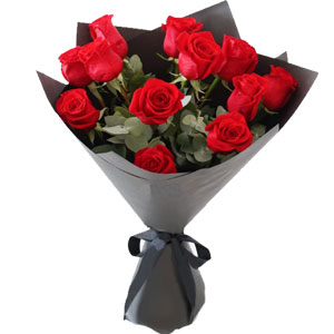 1 Dozen red roses in bouquet