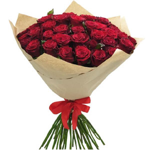 40 pieces red roses in a bouquet