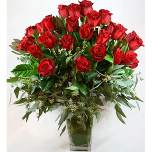 (28) 2 dozen roses in a vase