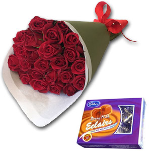 (11) 2 Dozen Red Roses in a Bouquet W/ Chocolate
