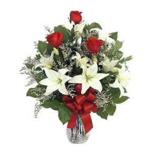 (59) Lilies with red Roses in a vase 