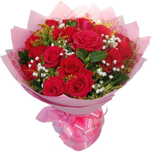 (11) 1 dozen red roses in bouquet