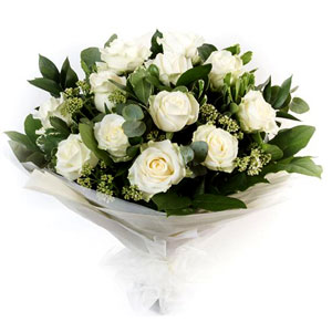 (10) 1 Dozen Off White Roses in bouquet