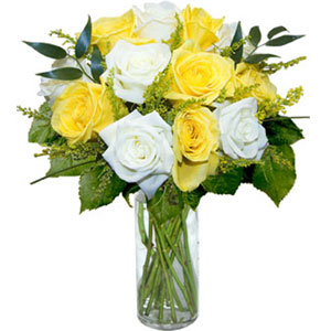 (15) 12 yellow & off white roses mix in Vase