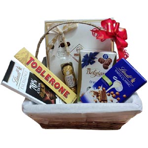 (05) Assorted Chocolate Basket