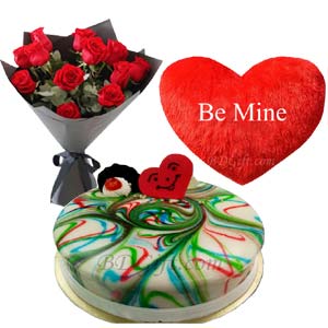 (02)Cake with Red Roses and heart shaped Pillow