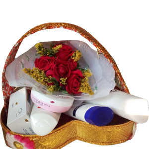 Cosmetic Gift basket W/ 6 Piece Red Roses