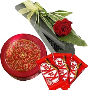 (84) Red Ornament box W/ red roses in a box & KitKat Chocolate