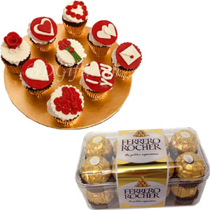 (41) Cupcake W/ chocolates