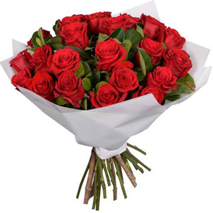 2 dozen red roses in a bouquet